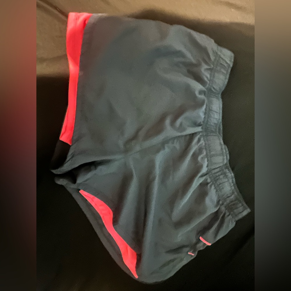 Active wear shorts